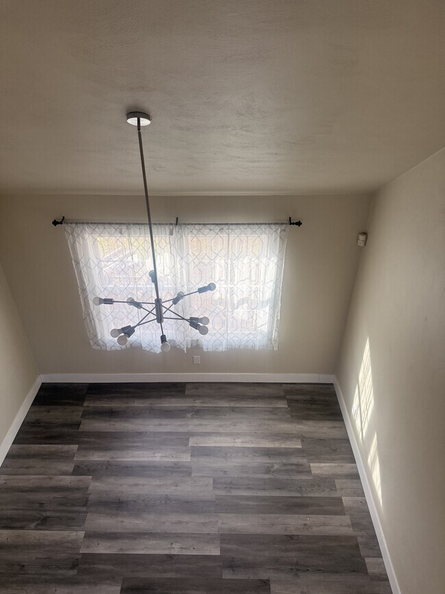 Building Photo - 1949 Arlington Arch Dr