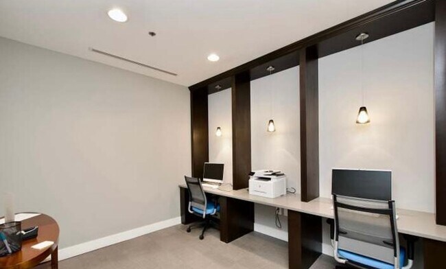 Building Photo - 2 Bedroom 2 Bathroom Modern Condo at The Lexicon, NoMa Neighborhood, Modern Appliances, Covered P...