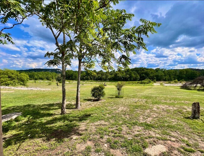 Building Photo - 3/2 Duplex on the River