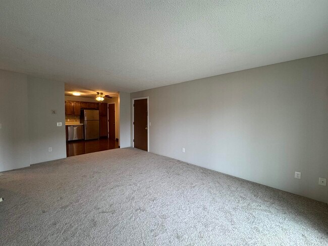 Building Photo - 379 Huse Rd