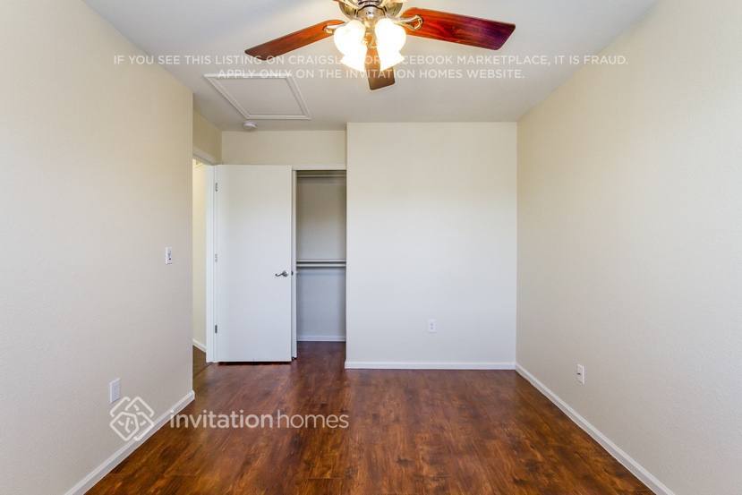 Building Photo - 4992 N Silverlace Dr