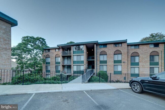 Building Photo - 515 N Armistead St