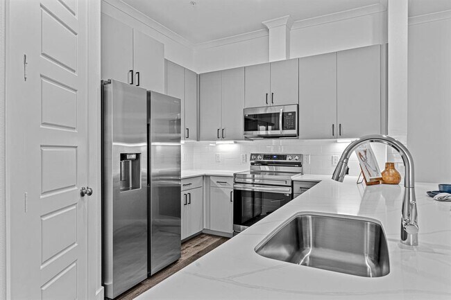 Building Photo - 1664 Hillside Terrace