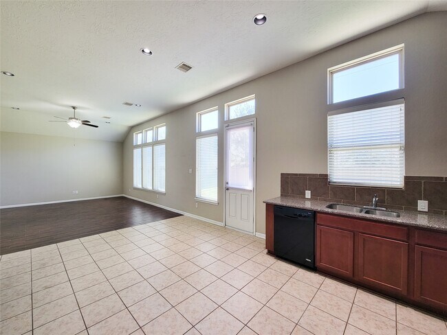 Building Photo - 3007 Meadow Prairie St