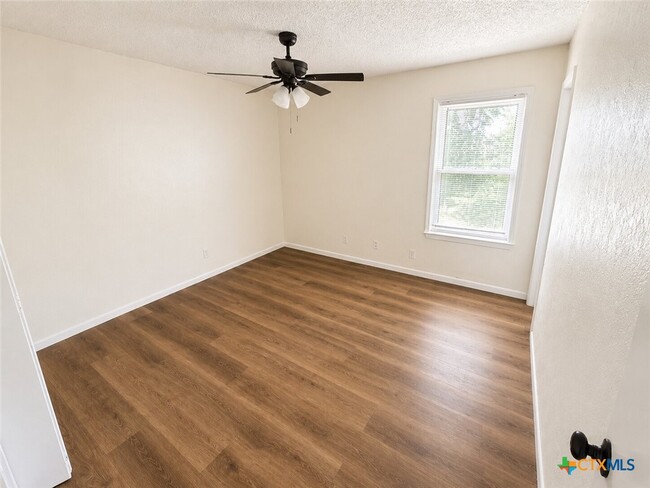Building Photo - 1709 Shoemaker Dr