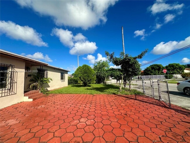 Building Photo - 4005 NW 9th St