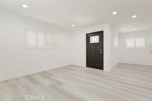 Building Photo - 1307 E Acacia Ave