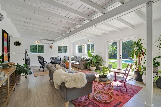 Building Photo - 17505 SW 90th Ave