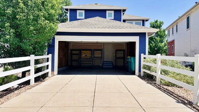 Building Photo - Fantastic 4 Bed 2.5 Bath + Office 2 Car Attached Garage in Murphy Creek Community Pool + Tennis C...