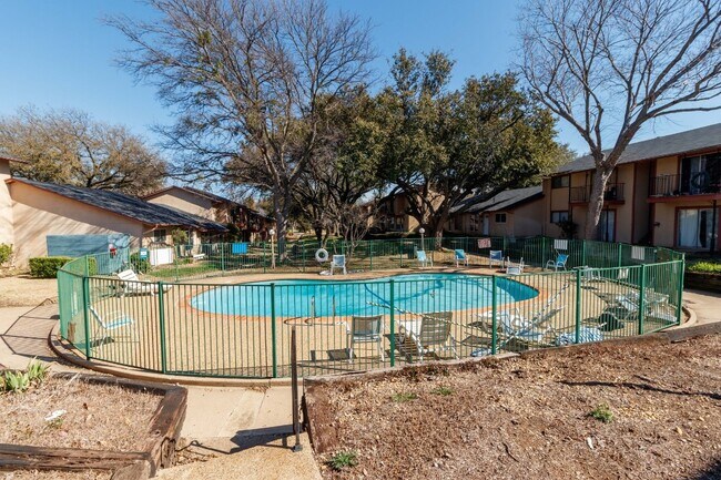 Building Photo - 5742 Marina Dr