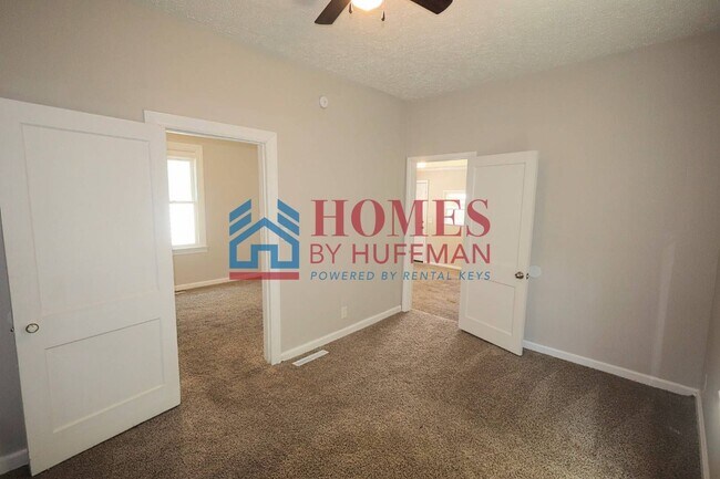 Building Photo - Two Bedroom House | Two Bathrooms
