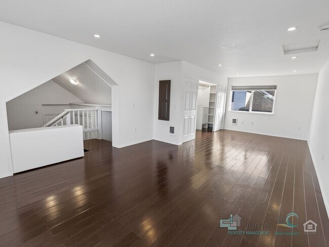 Building Photo - 849 1st Ave