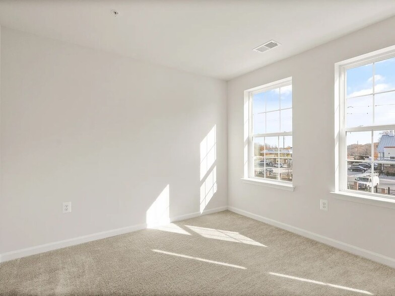 Building Photo - 9614 Weshire Dr