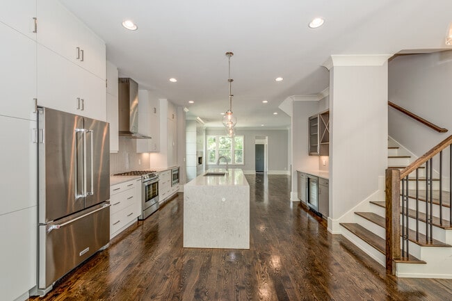 Primary Photo - 3561 Blair Cir NE