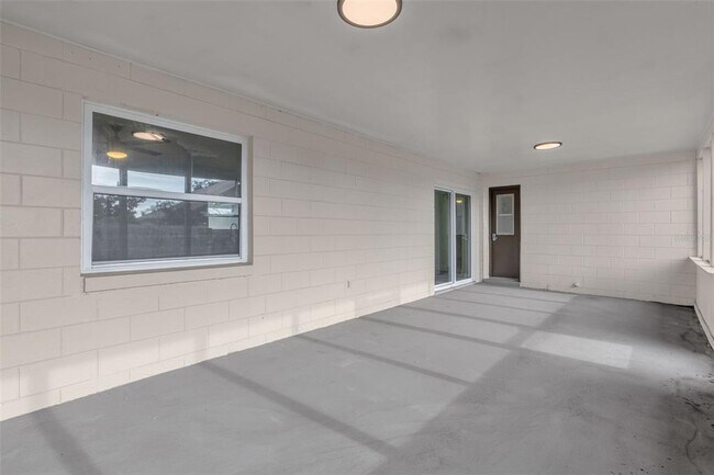 Building Photo - 2433 Benjamin Dr