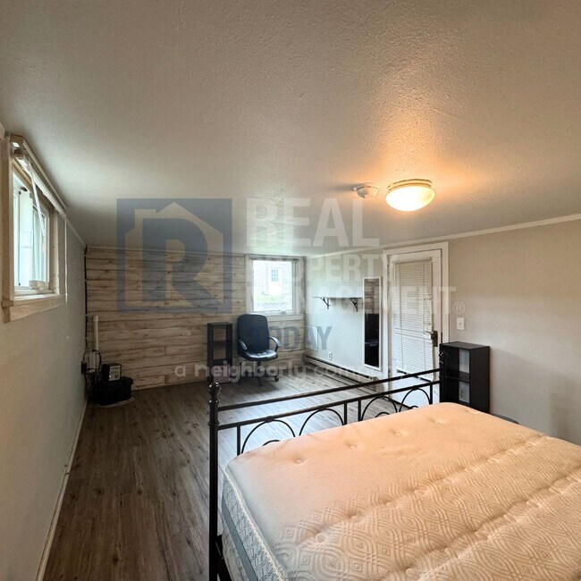 Building Photo - TMMADP, LLC (Simmons, T) - 921 (Cascade Gr...