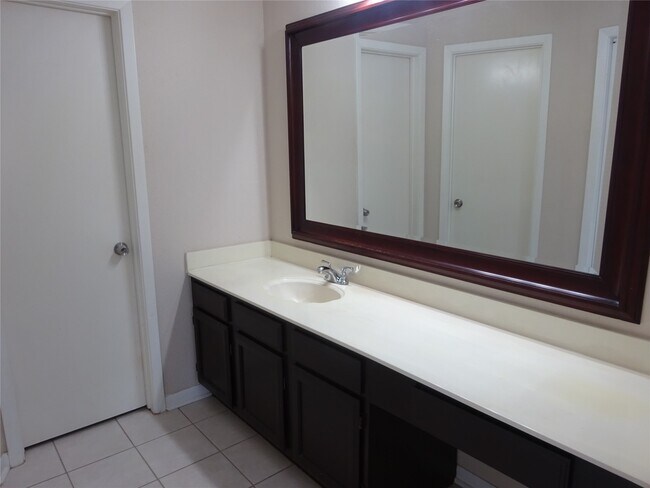 Building Photo - 9631 E Savile Cir