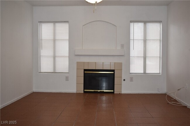 Building Photo - 4555 E Sahara Ave