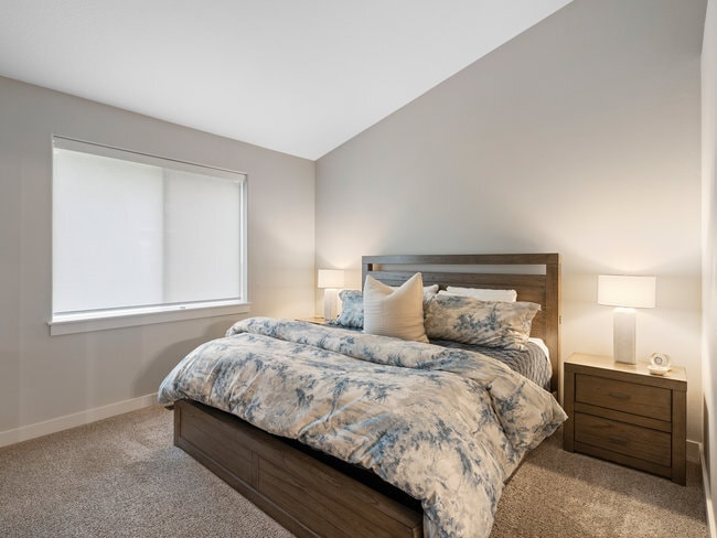 Building Photo - 1442 NE 18th Pl