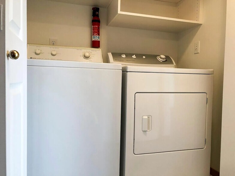 Building Photo - 248 NW Riverside Blvd