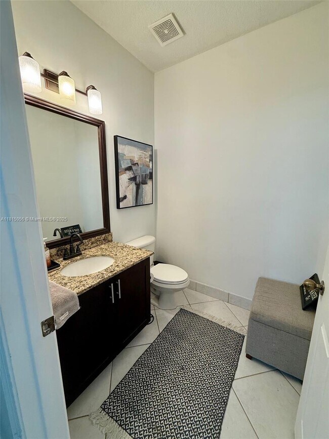 Building Photo - 1294 Chinaberry Dr