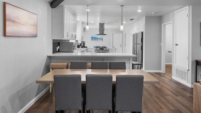 Building Photo - 6314 Senators Dr