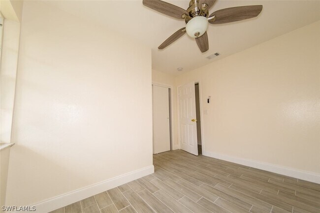 Building Photo - 4330 Deleon St