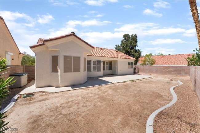 Building Photo - 5124 Appealing Ct