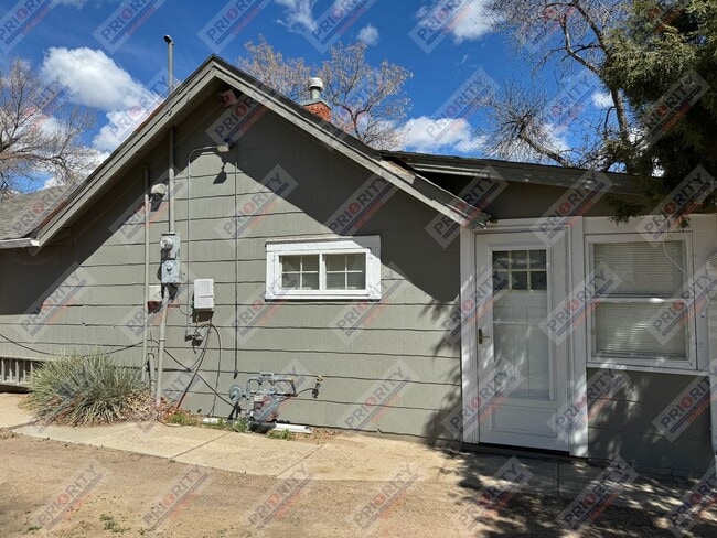 Building Photo - 2 bedroom, 1 bath, 792 sqft single-family house
