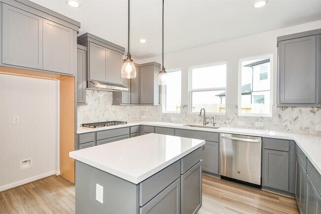 Building Photo - 21835 Erskine Peaks Pl