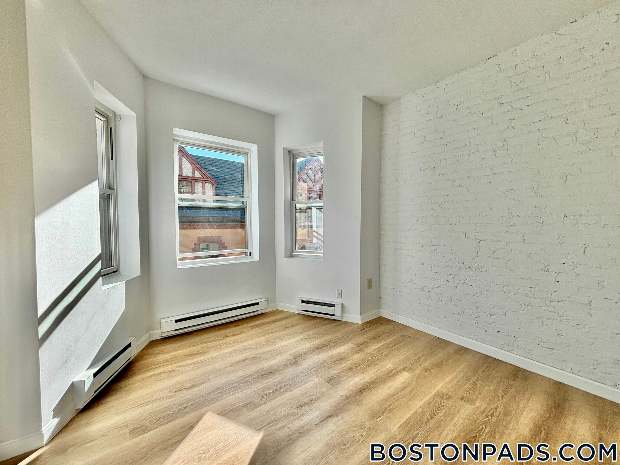 Building Photo - 111 Norway St