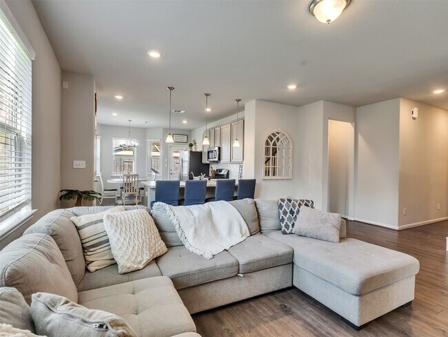 Building Photo - 507 Thunder Cloud Dr