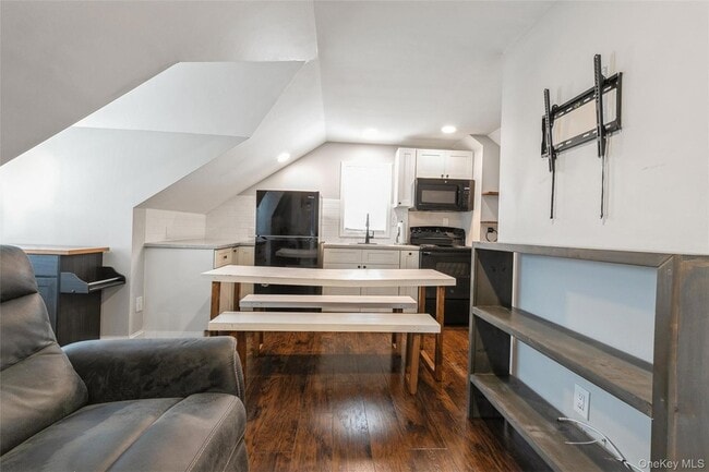 Building Photo - 39 Bay Shore Ave