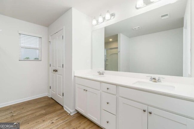 Building Photo - 84 Founders Dr