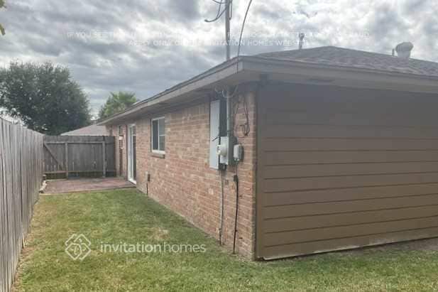 Building Photo - 1820 Eagle Dr