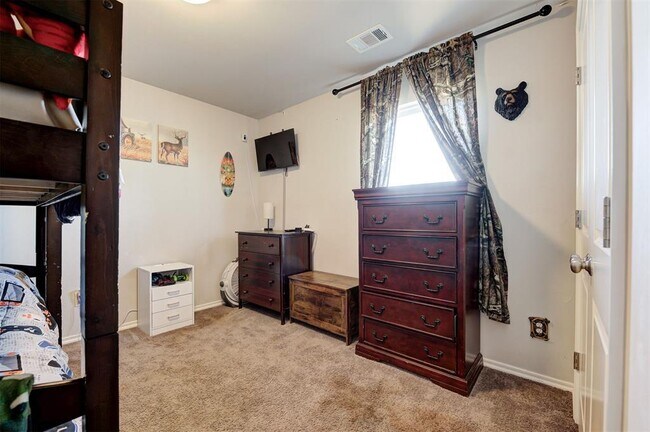 Building Photo - 465 Compass Dr