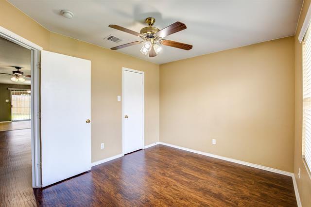 Building Photo - 7000 Sylvan Meadows Dr