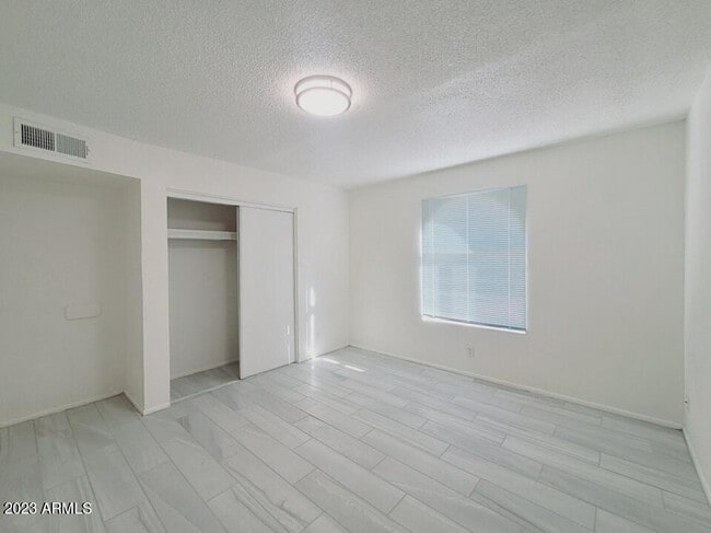 Building Photo - 506 E Southern Ave