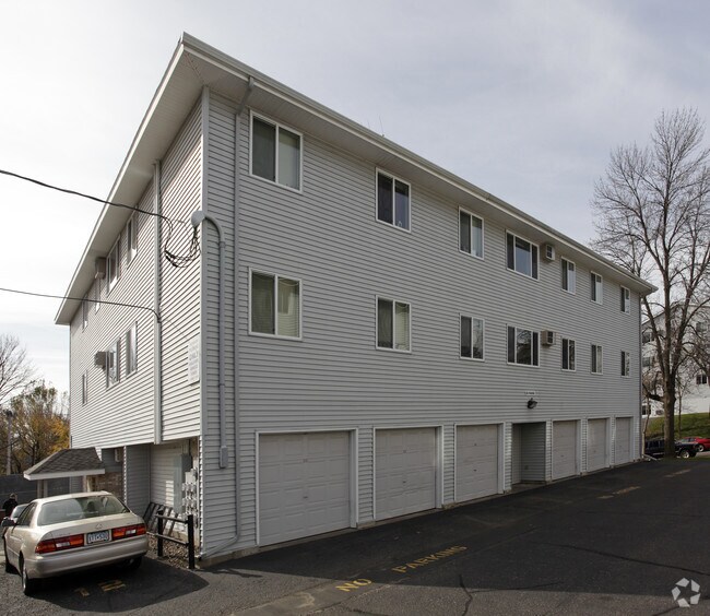 Building Photo - 1020 6th Ave S