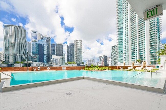 Building Photo - 350 S Miami Ave