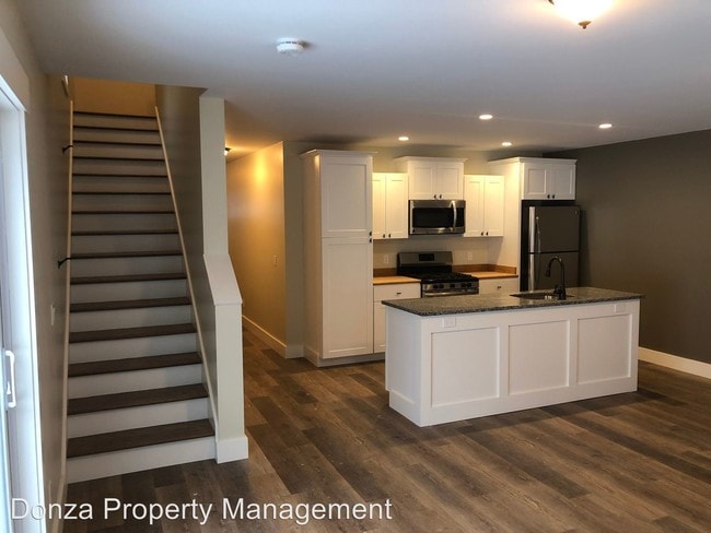 Building Photo - 224 Pope Meadow Dr