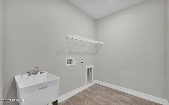 Building Photo - 483 La Mancha Dr