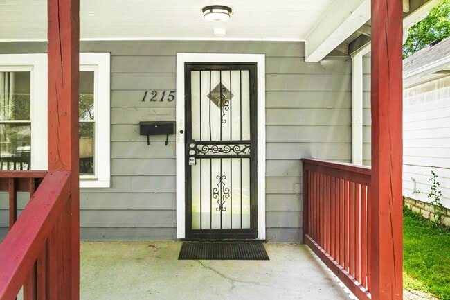 Building Photo - 1215 N Warman Ave