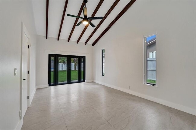 Building Photo - 3501 N Park Rd