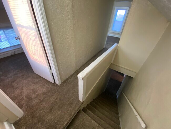 Building Photo - 2103 Delaware St