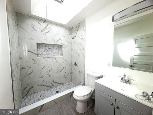 Building Photo - 2054 W 65th Ave