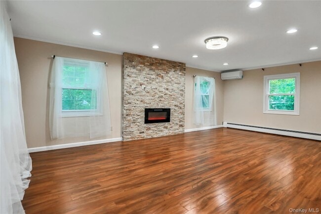 Building Photo - 40 Seabrook Ln