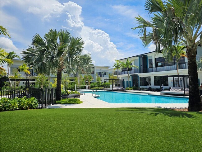 Building Photo - 4400 Sunrise Blvd