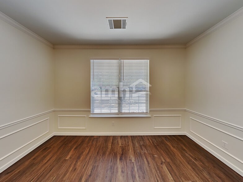 Building Photo - 24827 Crescent Run