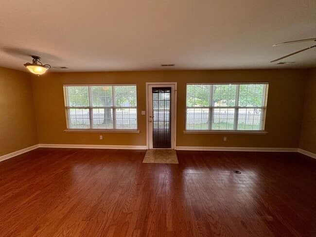 Building Photo - Hampton Cove home with EV Plug